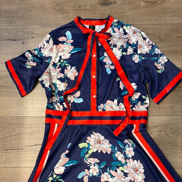 Retro Floral Midi Dress in Navy and Red - Picture 4 of 9